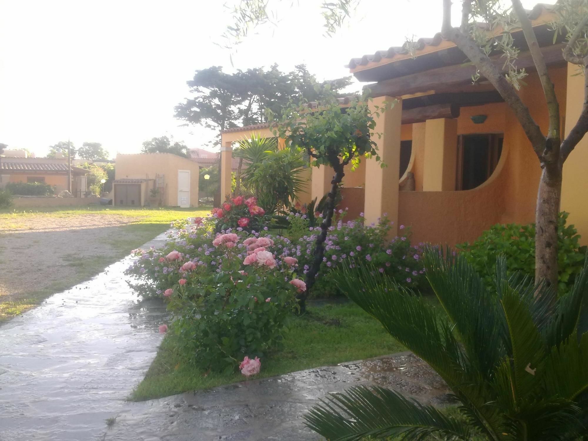 Residence La Pineta บูโดนี ภายนอก รูปภาพ